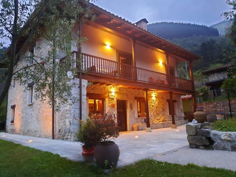 El Papu Colorau Villa Cangas de Onis Bagian luar foto
